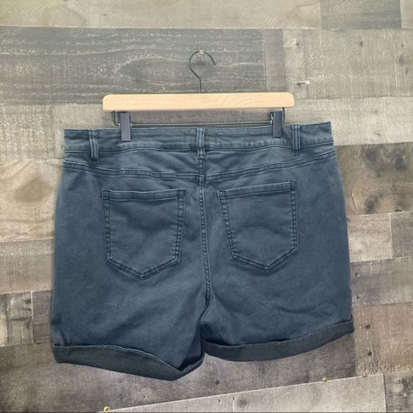 Lane Bryant High Rise Essential Stretch Girlfriend Shorts - Picture 2 of 9